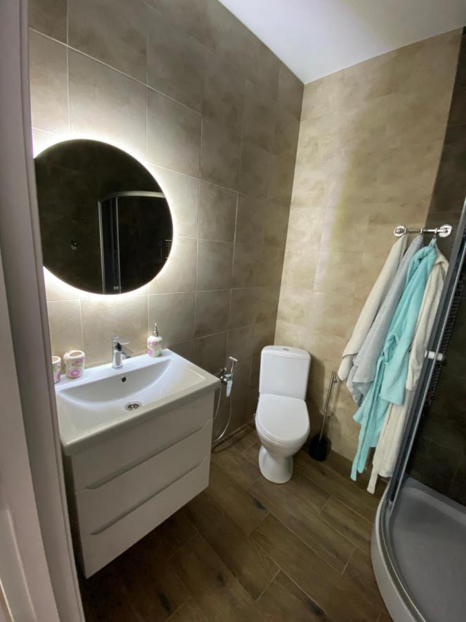 Нові Апартаменти По Вулиці Роксолани16 Trouskavets Extérieur photo